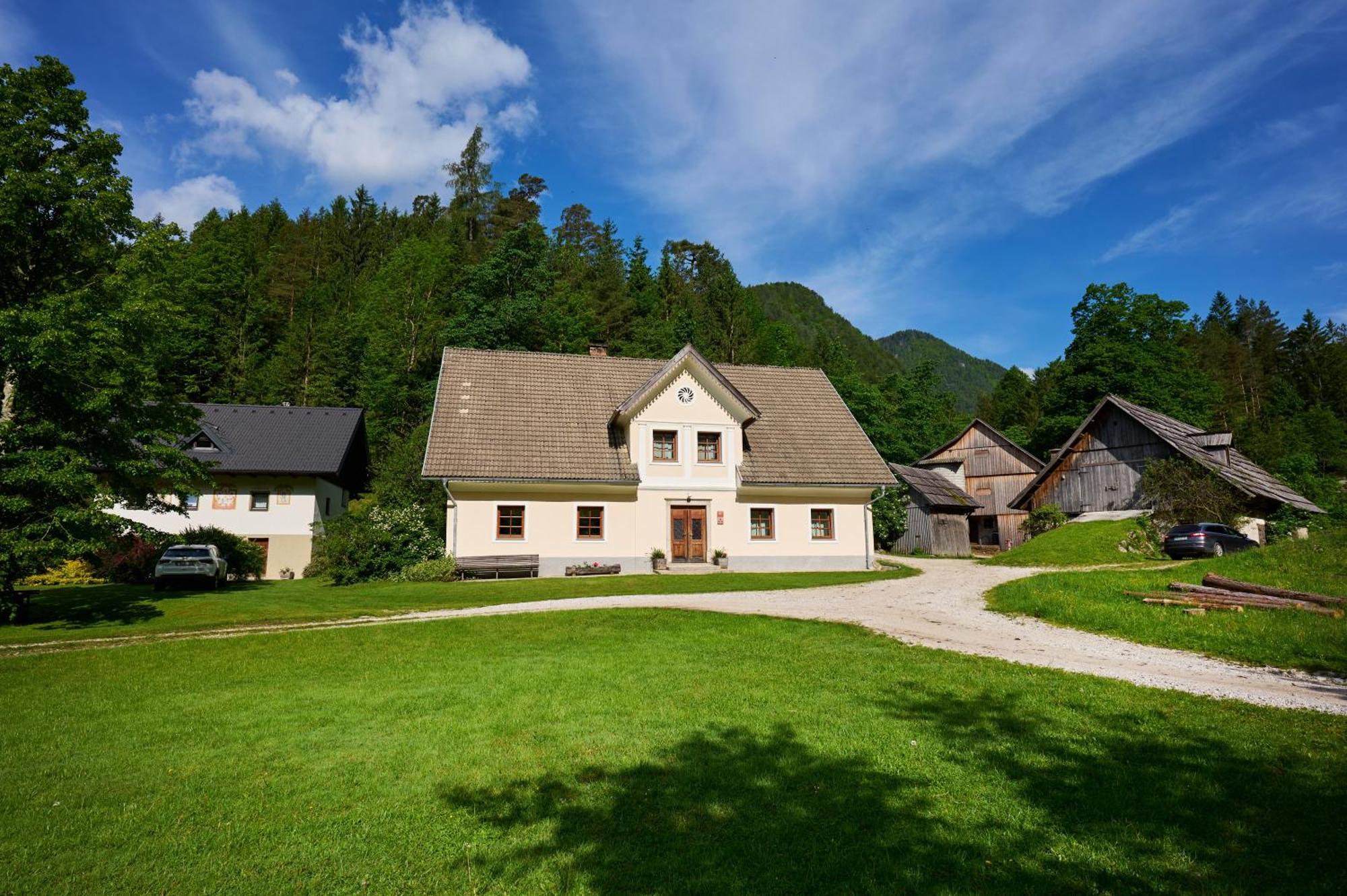 The Farmhouse Bevsek Osep โซลกาวา ภายนอก รูปภาพ